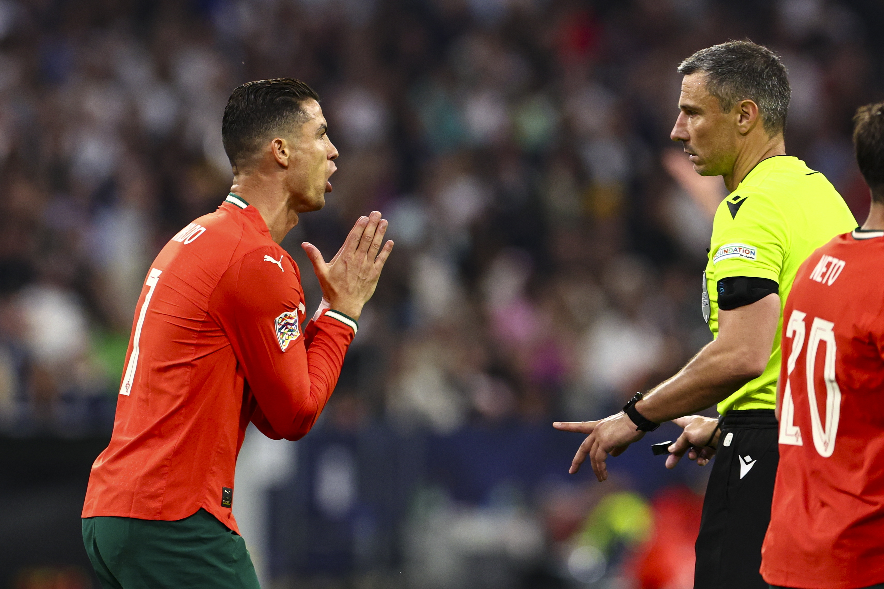 葡萄牙队被澳大利亚击败出局，遭遇惨败(葡萄牙队如何)