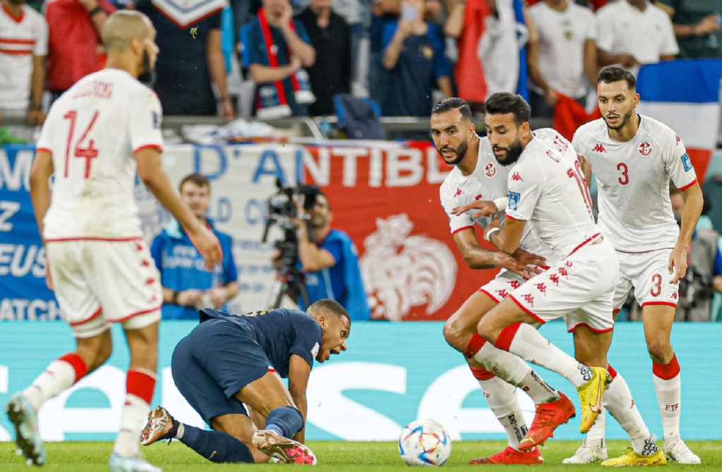 关于里尔中场巴拉托雷受伤将缺席巴黎对决的信息 关于里尔中场巴拉托雷受伤将缺席巴黎对决的信息